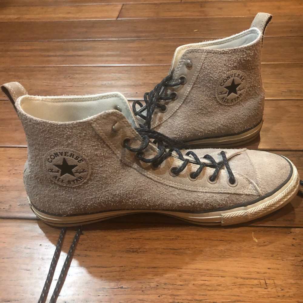 $90 MSRP Suede Hightop Converse Allstar